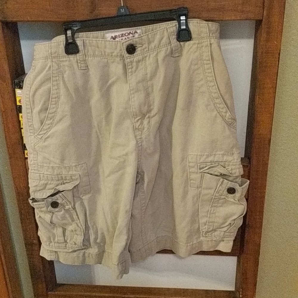 Men's cargo shorts
